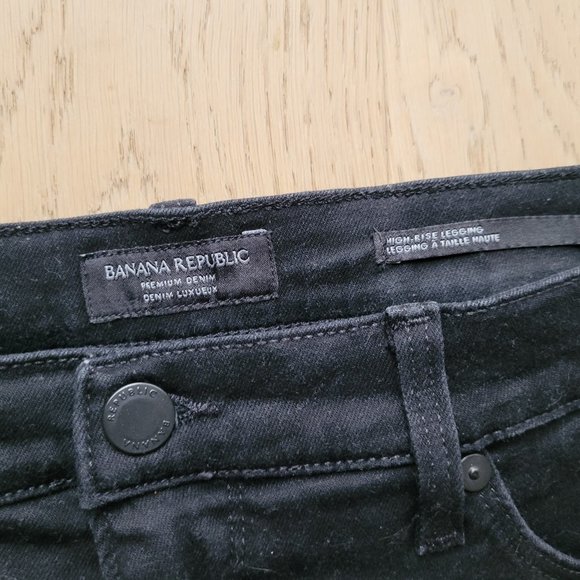 Banana Republic High-Rise, Jean Leggings in Black - Size 32 - Picture 3 of 6